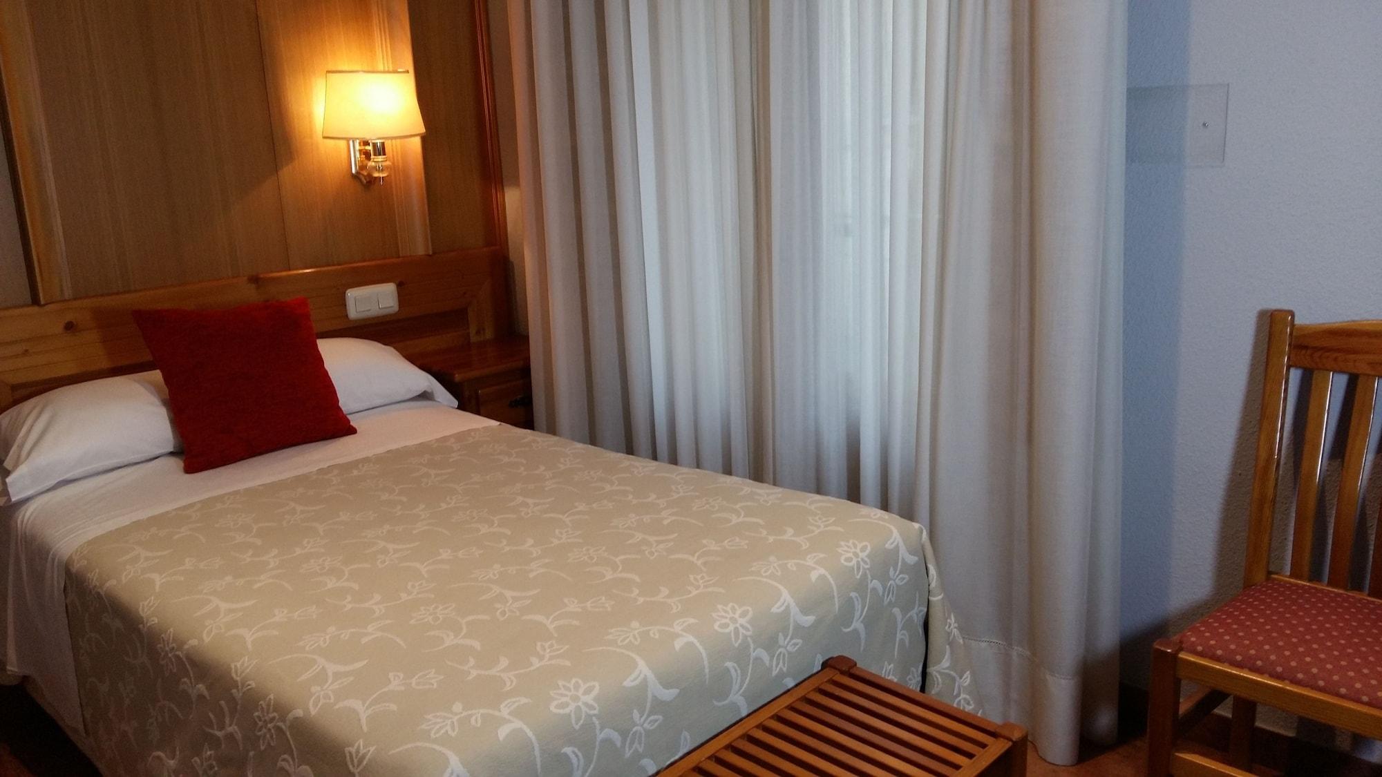 Real De Hotel 3*